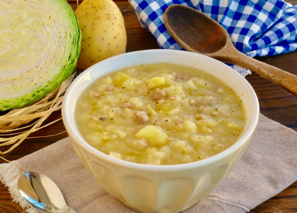 ZUPPA DI PATATE, CAVOLO CAPPUCCIO E FAGIOLI