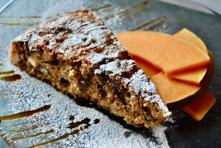 TORTA ALLA ZUCCA CON CIOCCOLATO E MANDORLE