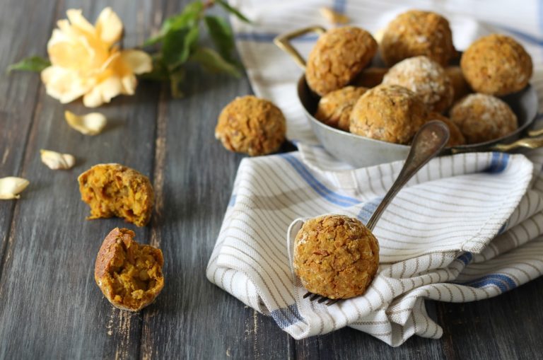 POLPETTE DI ZUCCA, CECI E CURCUMA AL FORNO